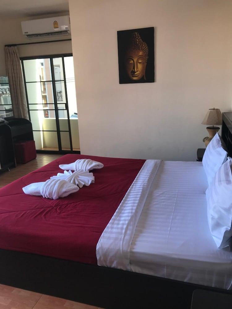 Green Mango Guesthouse Patong Eksteriør billede